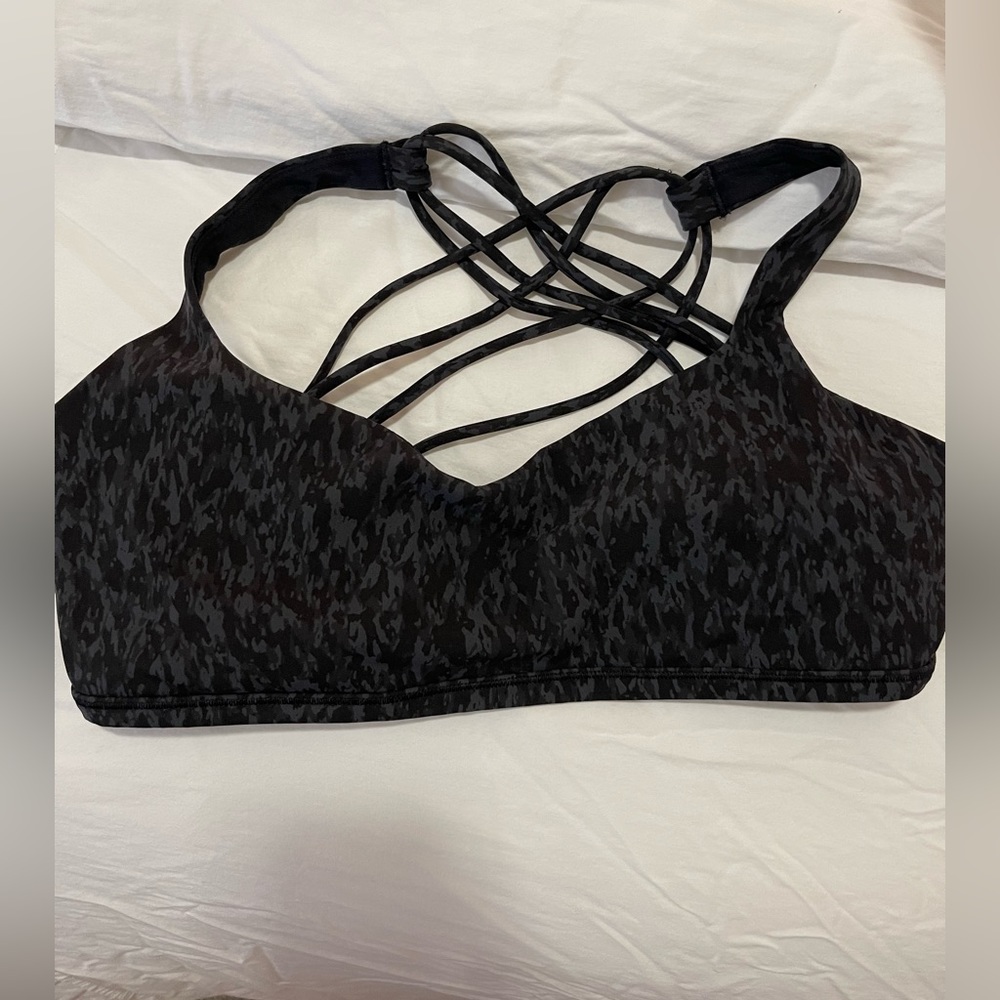 Lululemon “Free to be” bra
